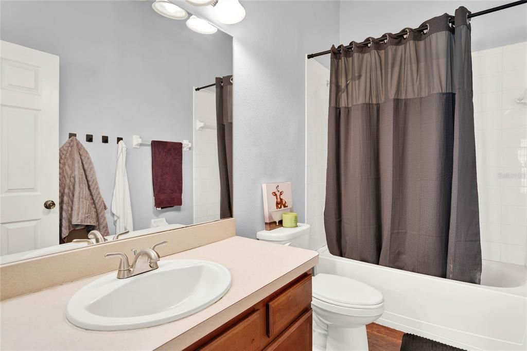 For Sale: $235,000 (2 beds, 2 baths, 1240 Square Feet)