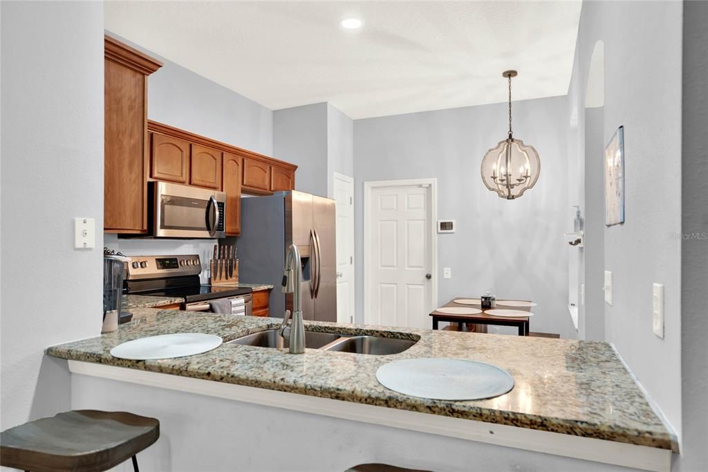 For Sale: $235,000 (2 beds, 2 baths, 1240 Square Feet)
