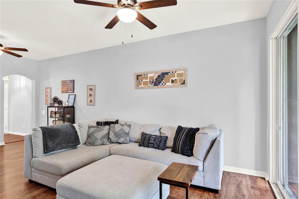 For Sale: $235,000 (2 beds, 2 baths, 1240 Square Feet)