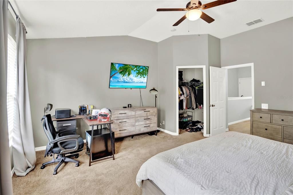 For Sale: $235,000 (2 beds, 2 baths, 1240 Square Feet)