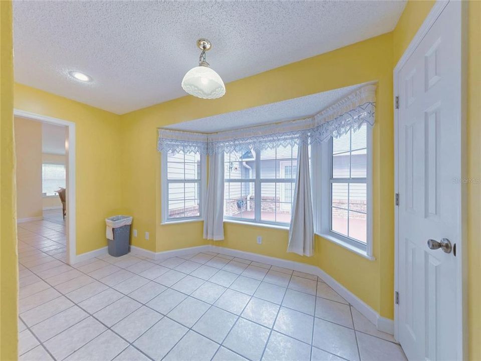 For Sale: $289,900 (3 beds, 2 baths, 2010 Square Feet)