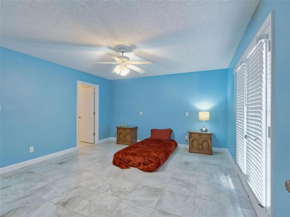 For Sale: $289,900 (3 beds, 2 baths, 2010 Square Feet)