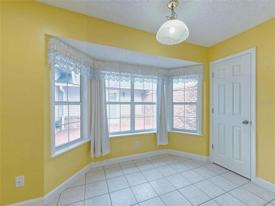 For Sale: $289,900 (3 beds, 2 baths, 2010 Square Feet)