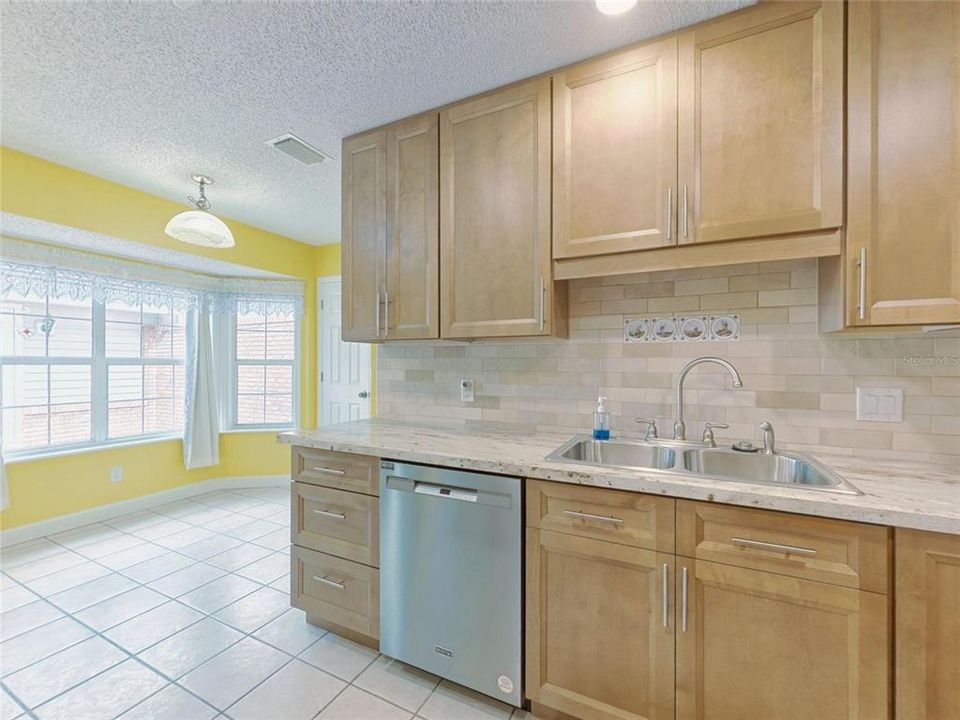 For Sale: $289,900 (3 beds, 2 baths, 2010 Square Feet)