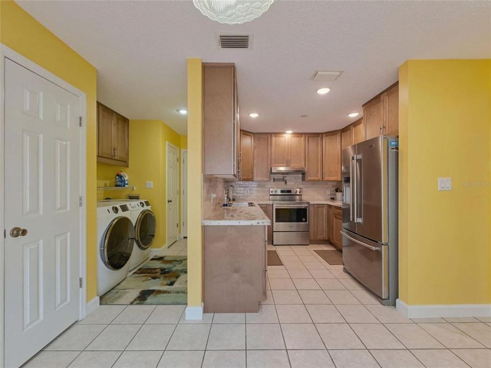 For Sale: $289,900 (3 beds, 2 baths, 2010 Square Feet)