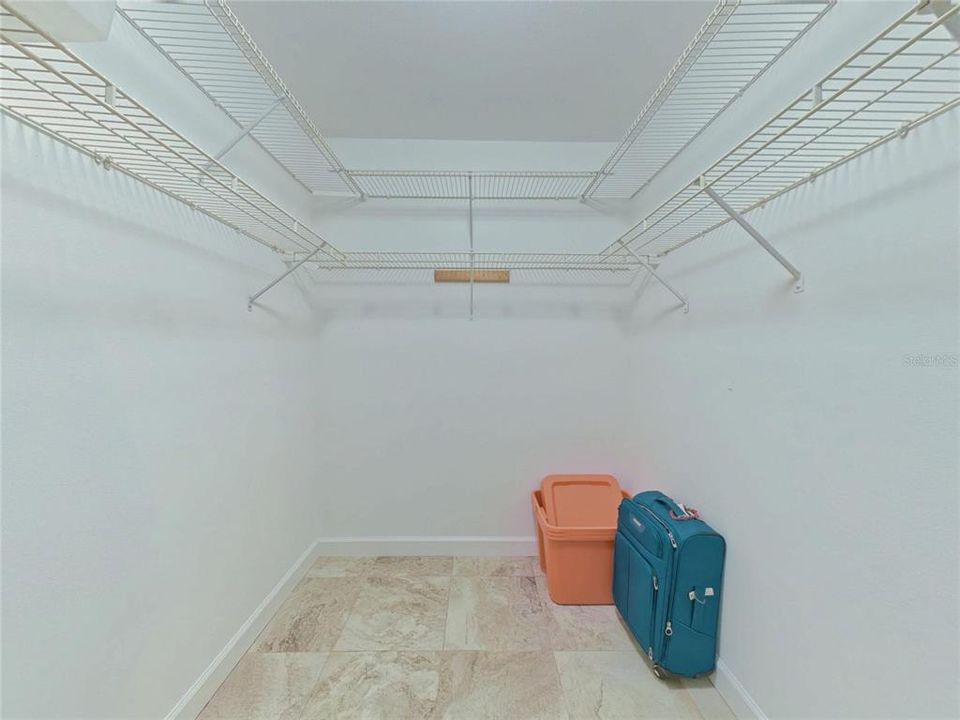 For Sale: $289,900 (3 beds, 2 baths, 2010 Square Feet)