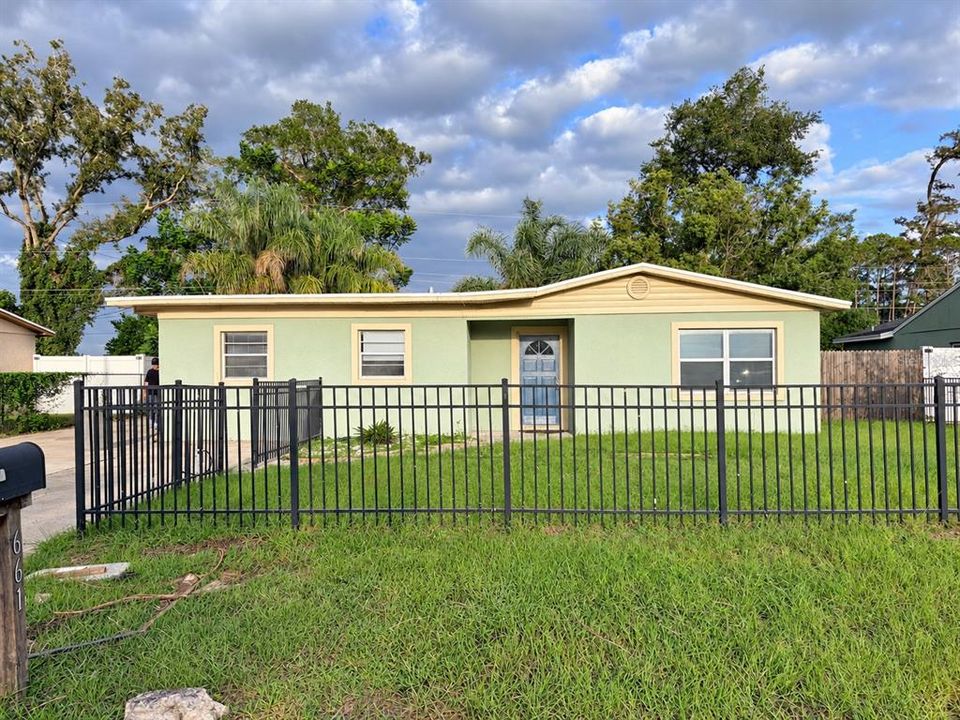 Active With Contract: $295,000 (3 beds, 2 baths, 1340 Square Feet)