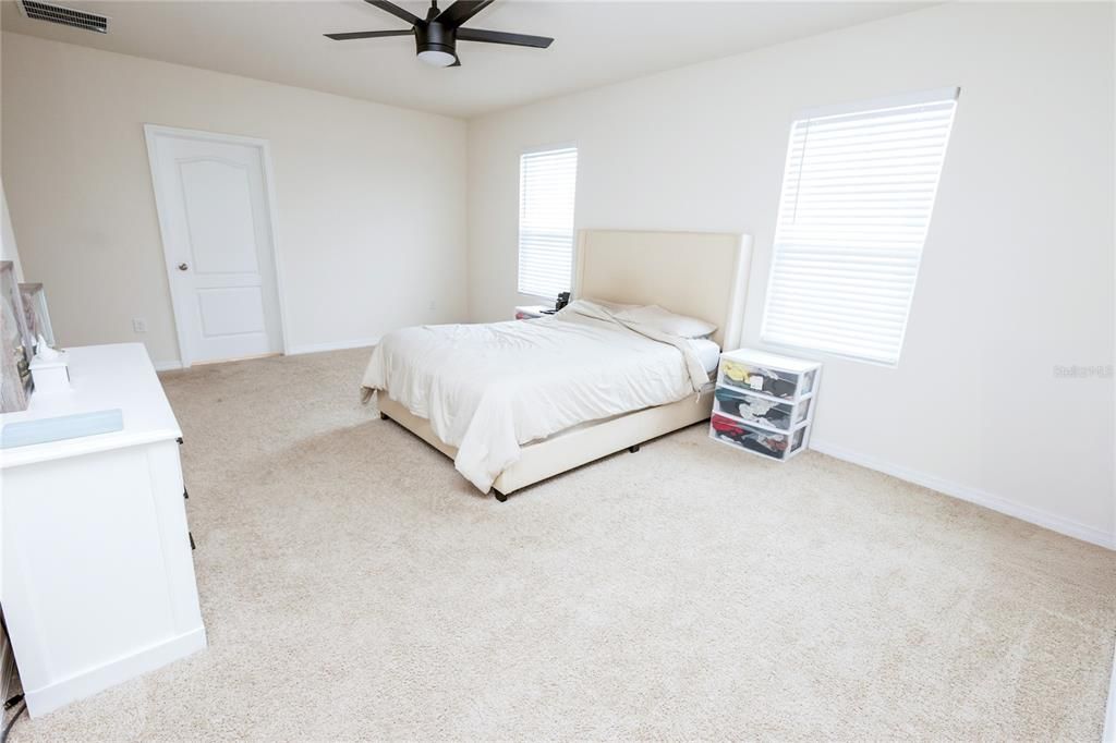 For Sale: $355,000 (4 beds, 2 baths, 2432 Square Feet)