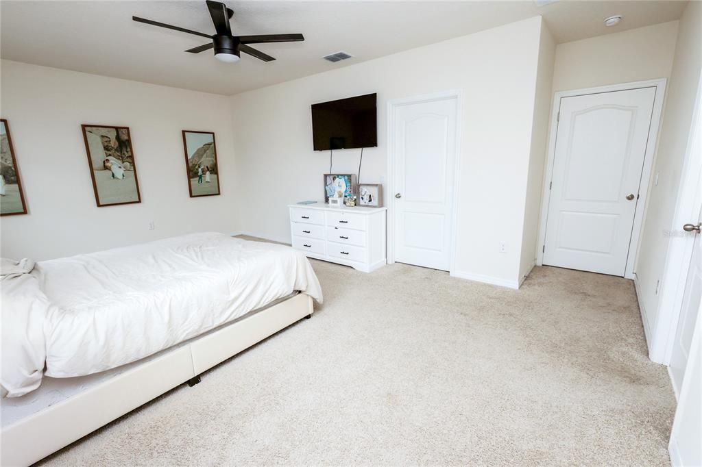 For Sale: $355,000 (4 beds, 2 baths, 2432 Square Feet)