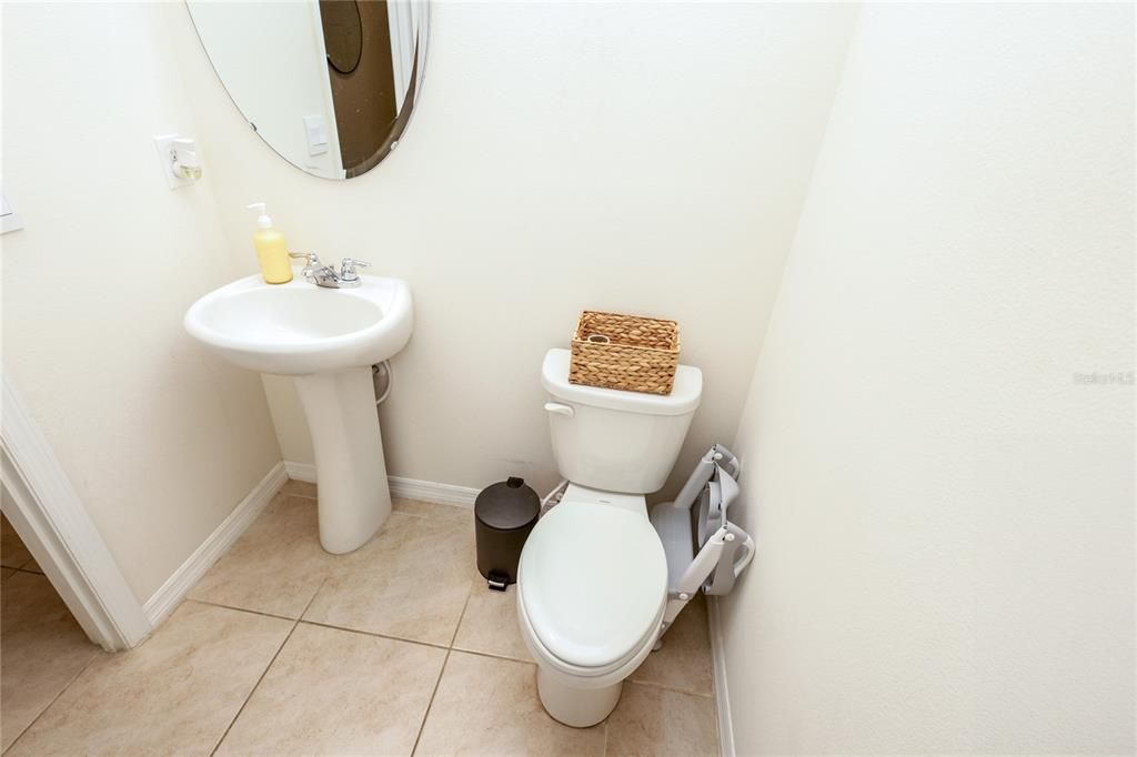 For Sale: $355,000 (4 beds, 2 baths, 2432 Square Feet)