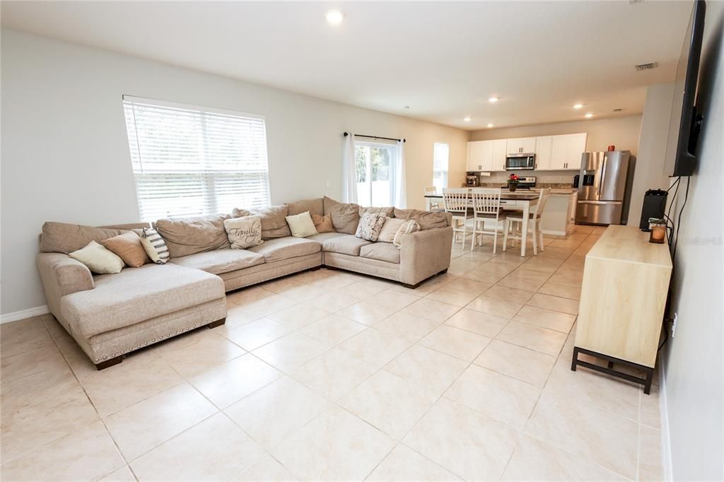 For Sale: $355,000 (4 beds, 2 baths, 2432 Square Feet)