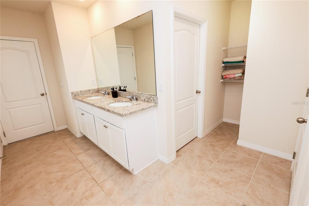 For Sale: $355,000 (4 beds, 2 baths, 2432 Square Feet)