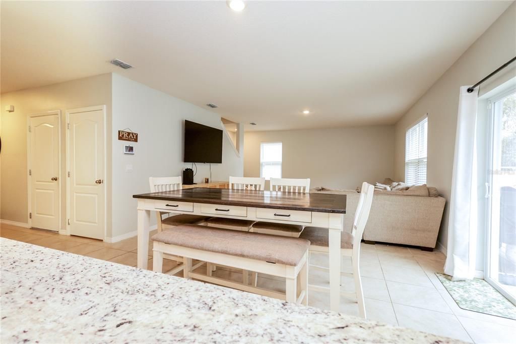 For Sale: $355,000 (4 beds, 2 baths, 2432 Square Feet)