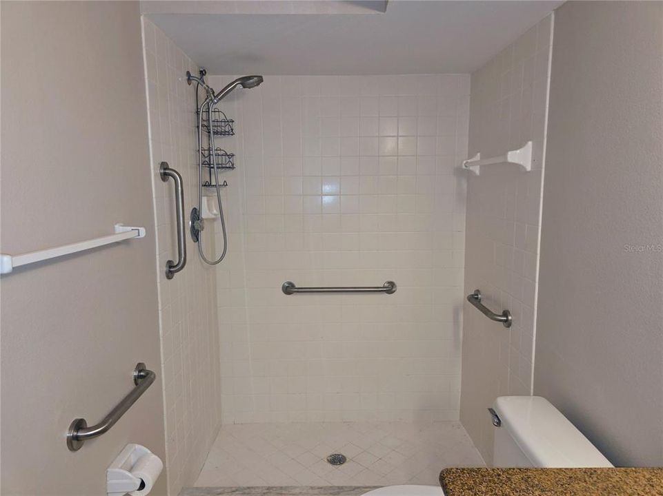 В аренду: $2,500 (2 спален, 2 ванн, 1075 Квадратных фут)