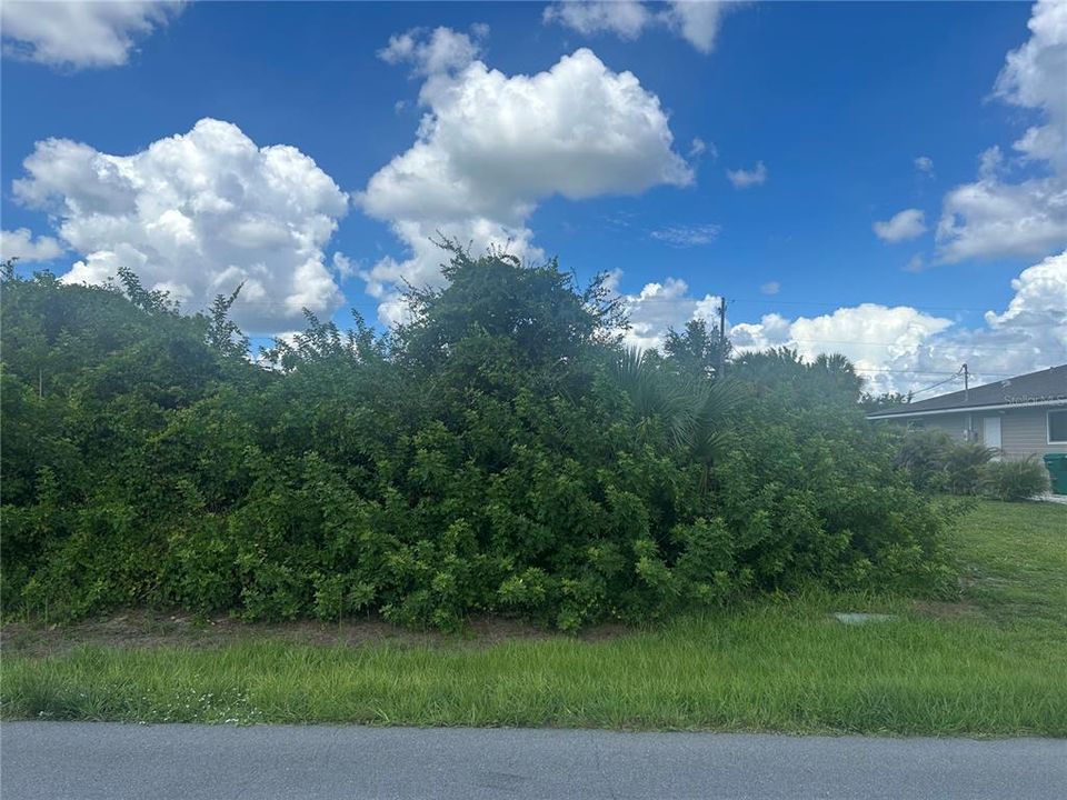待售: $26,500 (0.23 acres)
