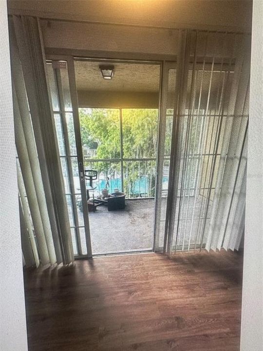 For Sale: $129,000 (2 beds, 2 baths, 1165 Square Feet)