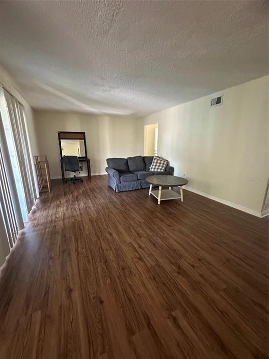For Sale: $129,000 (2 beds, 2 baths, 1165 Square Feet)