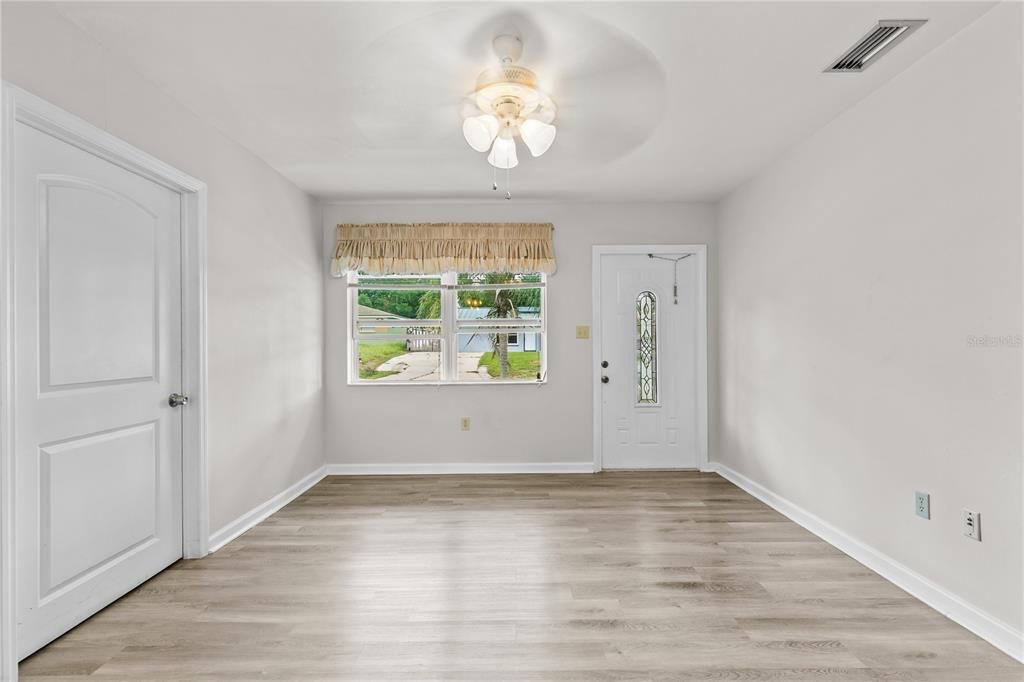 For Sale: $255,000 (4 beds, 2 baths, 816 Square Feet)