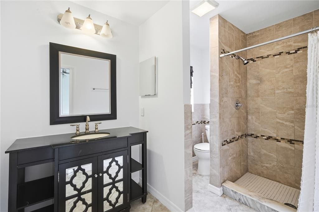 For Rent: $2,095 (2 beds, 2 baths, 1349 Square Feet)