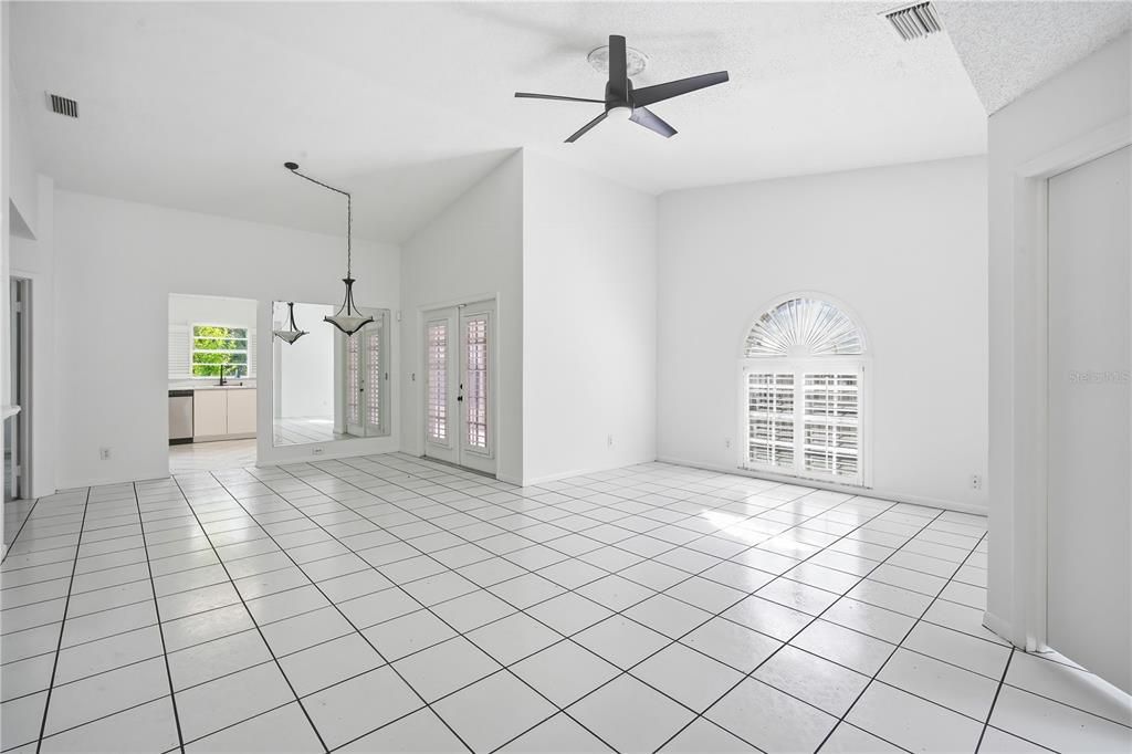 For Rent: $2,095 (2 beds, 2 baths, 1349 Square Feet)