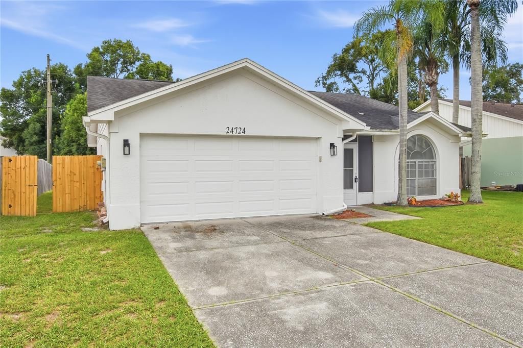 For Rent: $2,095 (2 beds, 2 baths, 1349 Square Feet)