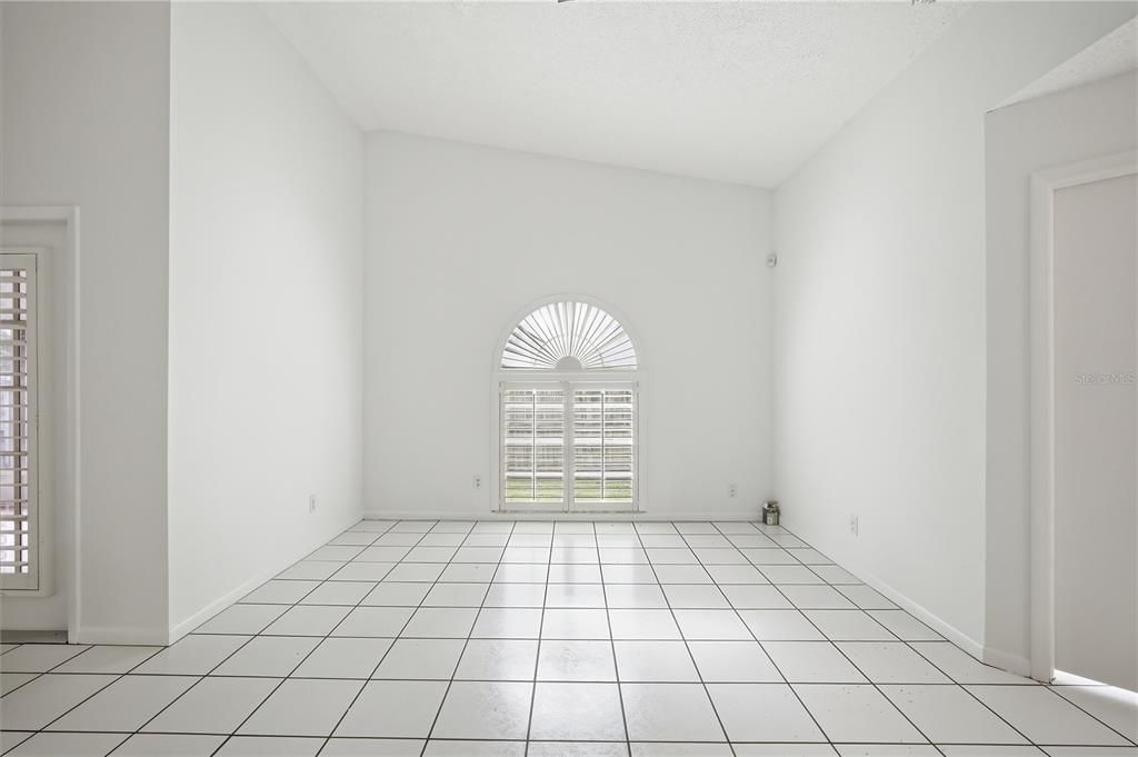 For Rent: $2,095 (2 beds, 2 baths, 1349 Square Feet)