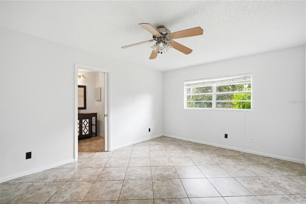For Rent: $2,095 (2 beds, 2 baths, 1349 Square Feet)