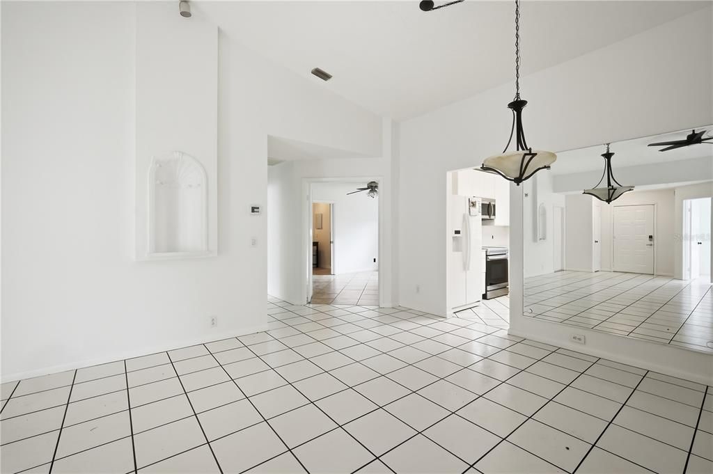 For Rent: $2,095 (2 beds, 2 baths, 1349 Square Feet)