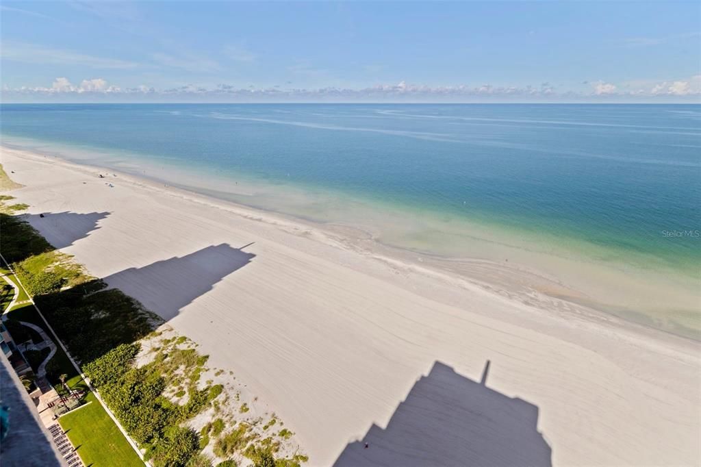 For Sale: $2,775,000 (3 beds, 4 baths, 3400 Square Feet)