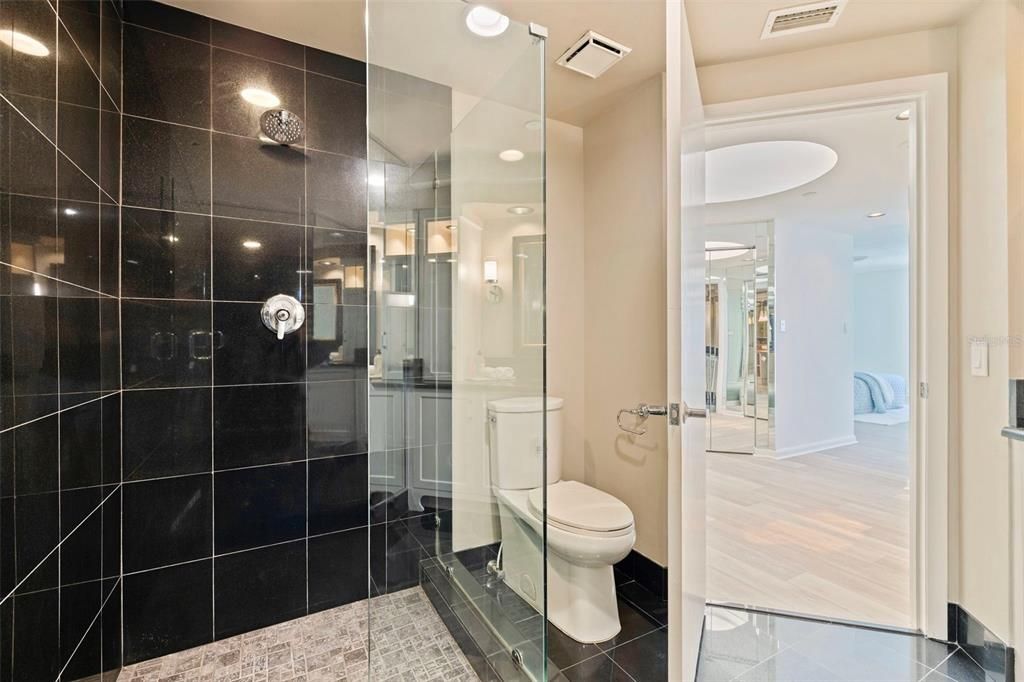 For Sale: $2,775,000 (3 beds, 4 baths, 3400 Square Feet)