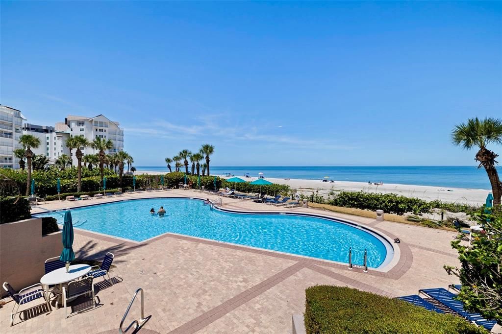 For Sale: $2,775,000 (3 beds, 4 baths, 3400 Square Feet)