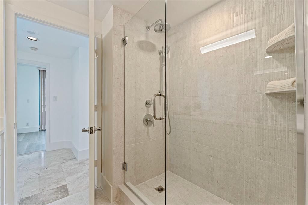 For Sale: $2,775,000 (3 beds, 4 baths, 3400 Square Feet)