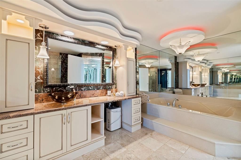 For Sale: $2,775,000 (3 beds, 4 baths, 3400 Square Feet)