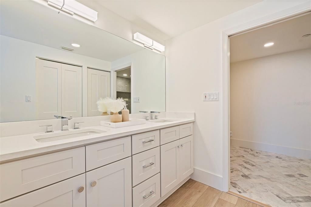 For Sale: $2,775,000 (3 beds, 4 baths, 3400 Square Feet)