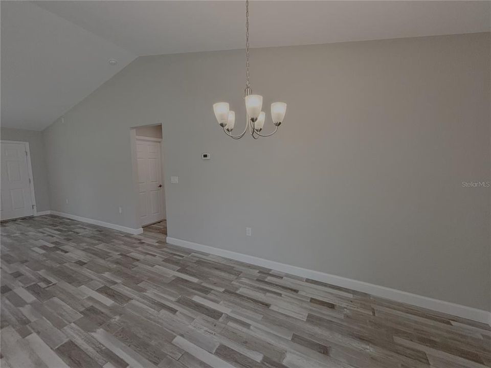 For Rent: $1,750 (3 beds, 2 baths, 1324 Square Feet)