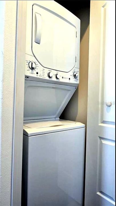 For Sale: $134,990 (1 beds, 1 baths, 481 Square Feet)