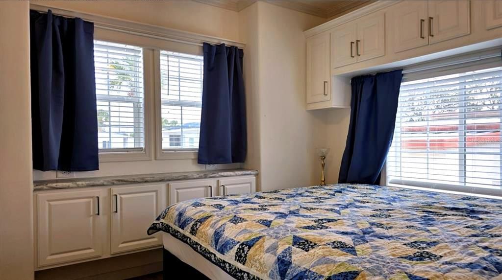 For Sale: $134,990 (1 beds, 1 baths, 481 Square Feet)