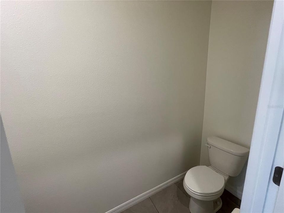 For Rent: $2,099 (3 beds, 2 baths, 1673 Square Feet)