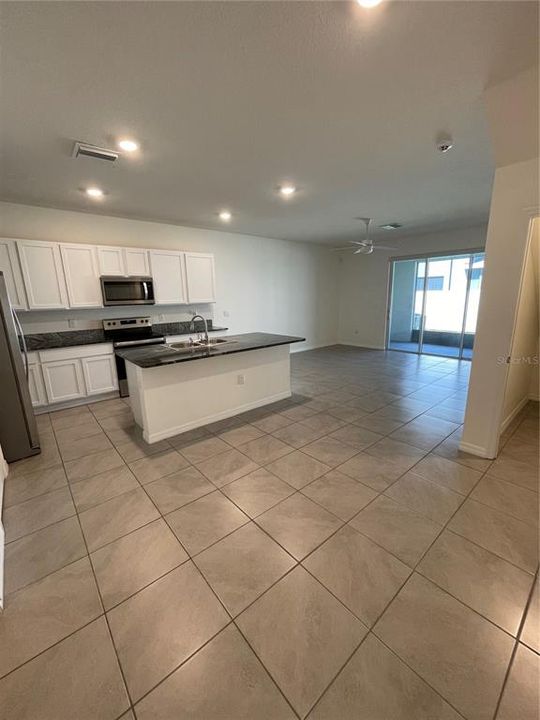 For Rent: $2,099 (3 beds, 2 baths, 1673 Square Feet)
