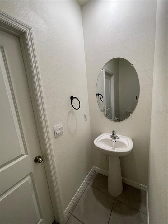 For Rent: $2,099 (3 beds, 2 baths, 1673 Square Feet)