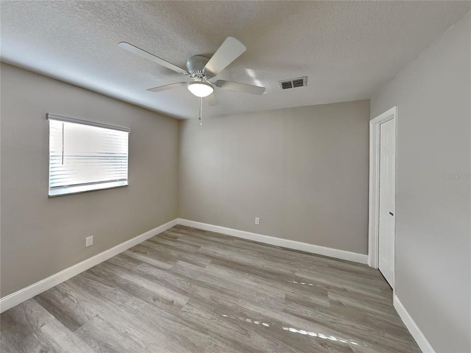 For Sale: $499,999 (4 beds, 2 baths, 1841 Square Feet)