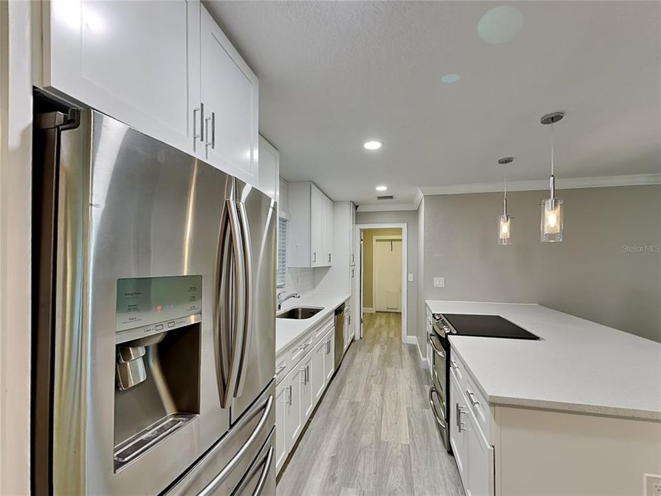 For Sale: $499,999 (4 beds, 2 baths, 1841 Square Feet)