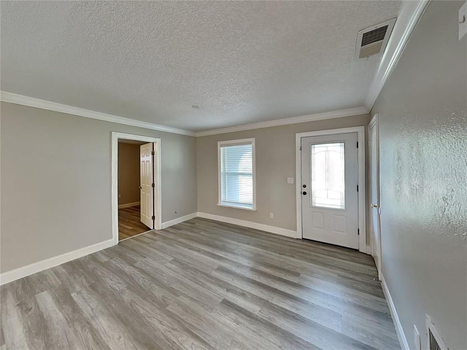 For Sale: $499,999 (4 beds, 2 baths, 1841 Square Feet)