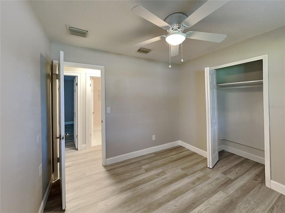 For Sale: $499,999 (4 beds, 2 baths, 1841 Square Feet)