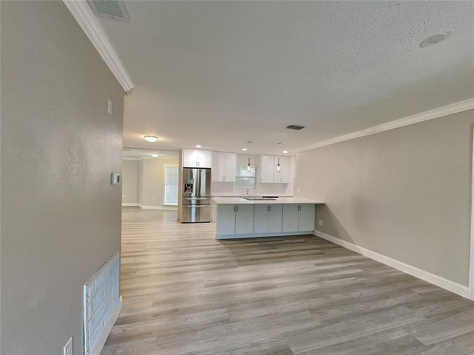 For Sale: $499,999 (4 beds, 2 baths, 1841 Square Feet)