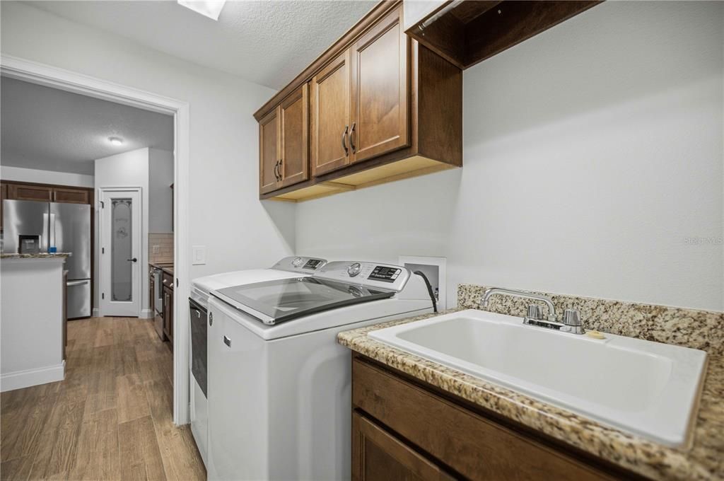 For Sale: $329,900 (3 beds, 2 baths, 1585 Square Feet)