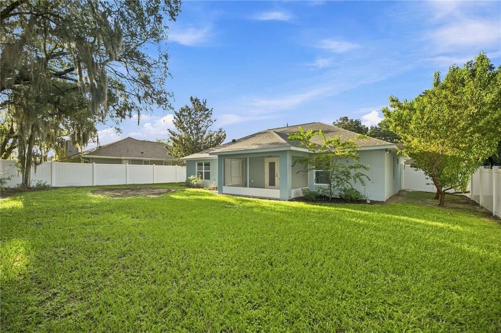 For Sale: $329,900 (3 beds, 2 baths, 1585 Square Feet)