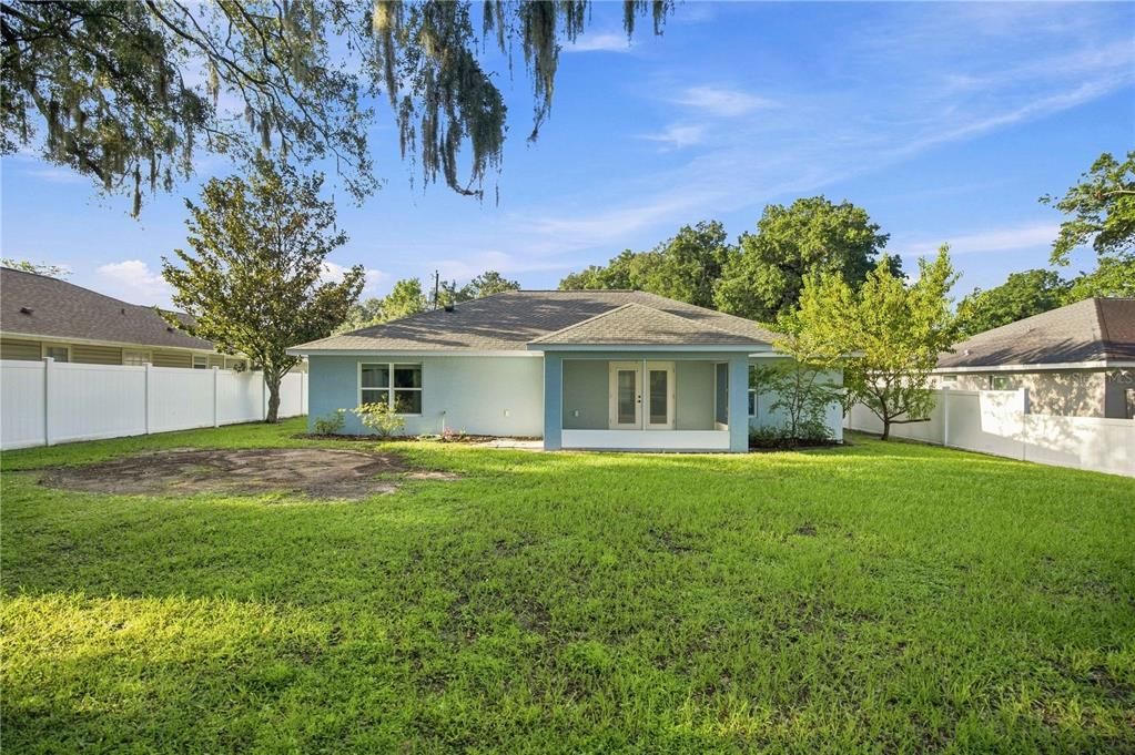 For Sale: $329,900 (3 beds, 2 baths, 1585 Square Feet)