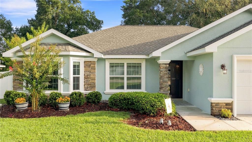 For Sale: $329,900 (3 beds, 2 baths, 1585 Square Feet)