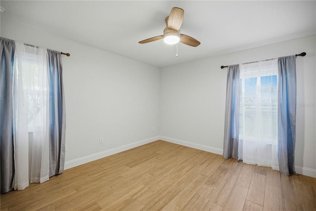 For Sale: $329,900 (3 beds, 2 baths, 1585 Square Feet)